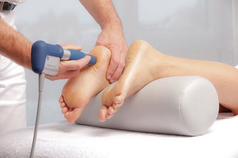 Conducting shock wave therapy